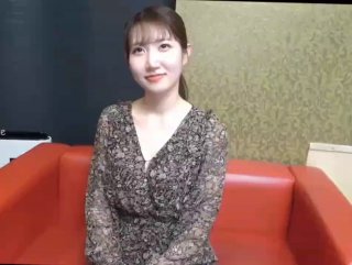 白天人来人往公园全裸行走